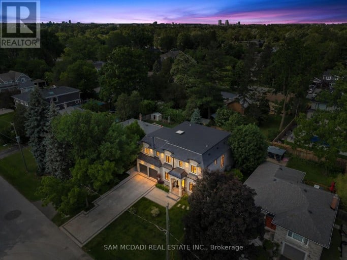 403 WILLIS DRIVE, Oakville (WO West), Ontario, L6L4T9