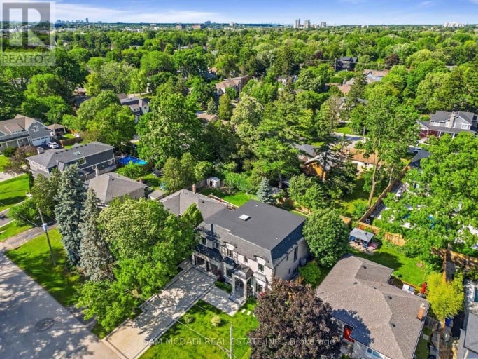 403 WILLIS DRIVE, Oakville (WO West), Ontario, L6L4T9