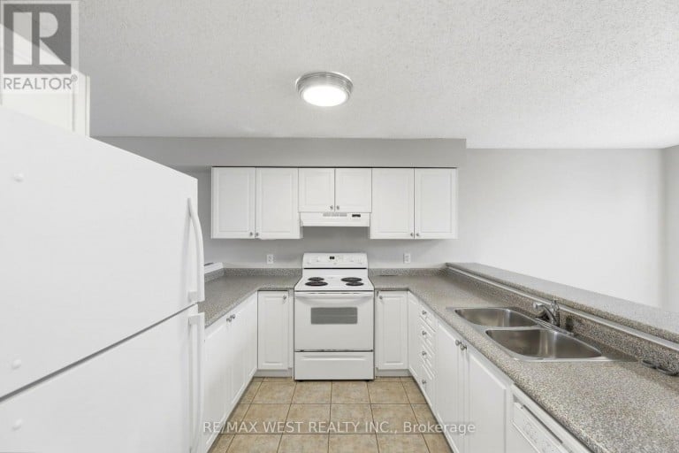 11 - 600 SARNIA ROAD, London North (North I), Ontario, N6G5M4