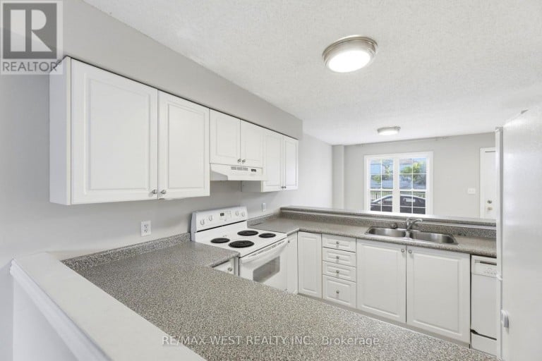 11 - 600 SARNIA ROAD, London North (North I), Ontario, N6G5M4