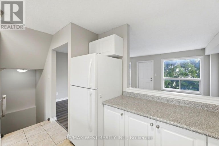 11 - 600 SARNIA ROAD, London North (North I), Ontario, N6G5M4