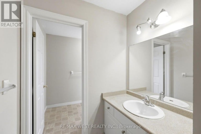 11 - 600 SARNIA ROAD, London North (North I), Ontario, N6G5M4