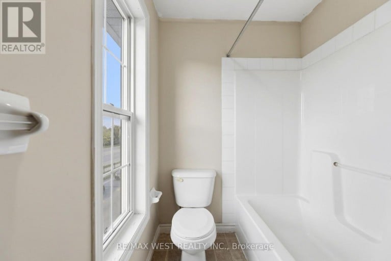 11 - 600 SARNIA ROAD, London North (North I), Ontario, N6G5M4