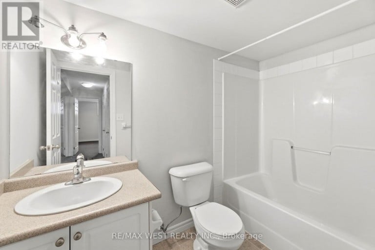11 - 600 SARNIA ROAD, London North (North I), Ontario, N6G5M4