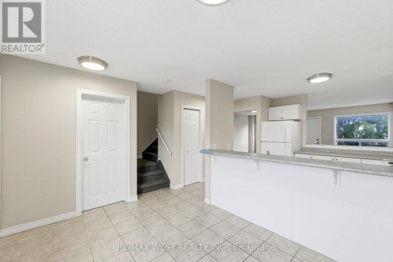 11 - 600 SARNIA ROAD, London North (North I), Ontario, N6G5M4