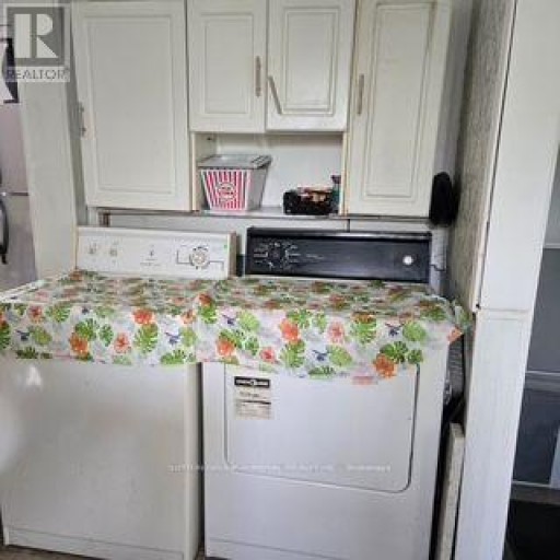1648 LAING STREET, Windsor, Ontario, N9B1M9