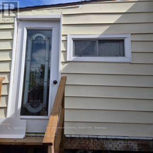 1648 LAING STREET, Windsor, Ontario, N9B1M9