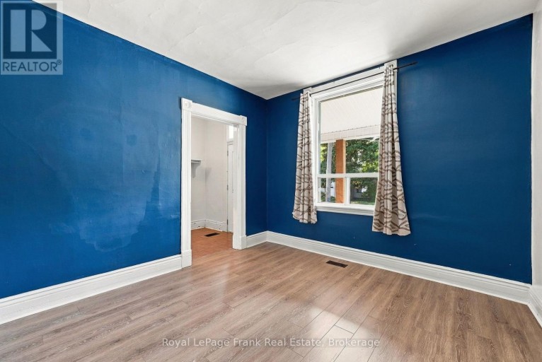 492 HOPKINS AVENUE, Peterborough, Ontario, K9H2R8