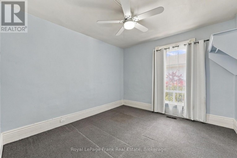 492 HOPKINS AVENUE, Peterborough, Ontario, K9H2R8