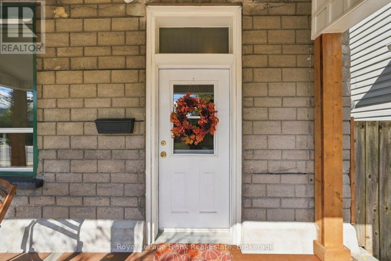 492 HOPKINS AVENUE, Peterborough, Ontario, K9H2R8