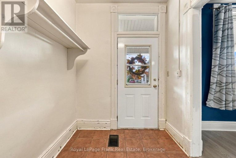 492 HOPKINS AVENUE, Peterborough, Ontario, K9H2R8