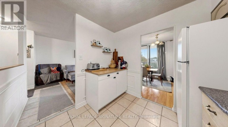 402 - 454 CENTRE STREET S, Oshawa (Central), Ontario, L1H4C2