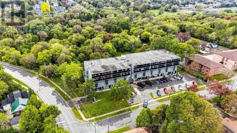 402 - 454 CENTRE STREET S, Oshawa (Central), Ontario, L1H4C2
