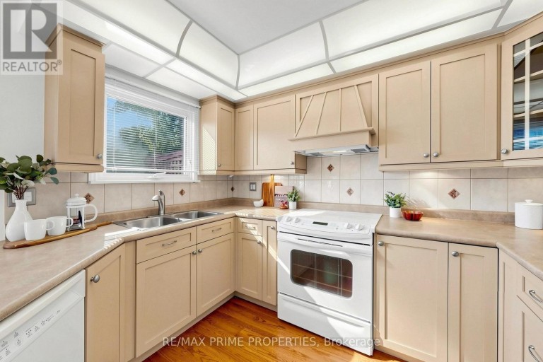 105 TILMAN CIRCLE, Markham (Markham Village), Ontario, L3P5V4