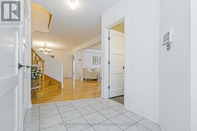 29 EMINENCE ROAD Vaughan (Patterson) Ontario photo 2