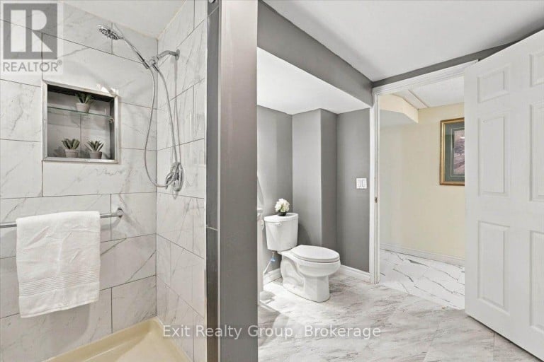 27 DUNGANNON DRIVE, Belleville (Belleville Ward), Ontario, K8P5E7