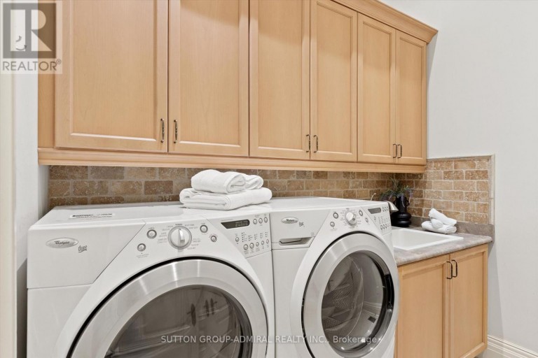 155 COOKS MILL CRESCENT, Vaughan (Patterson), Ontario, L6A0L1