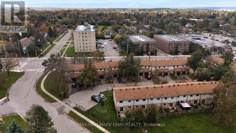 4 - 261 ROSE STREET, Barrie (Wellington), Ontario, L4M2V3