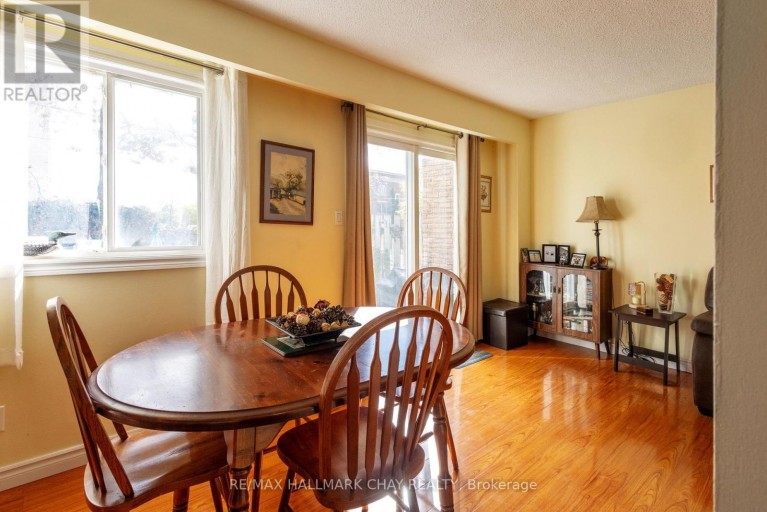 4 - 261 ROSE STREET, Barrie (Wellington), Ontario, L4M2V3