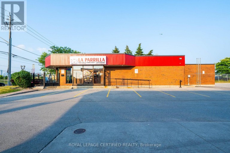 5025 STEELES AVENUE W, Toronto (Humber Summit), Ontario, M9L2X1