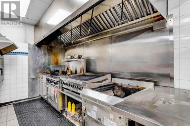 5025 STEELES AVENUE W Toronto (Humber Summit) Ontario photo 13