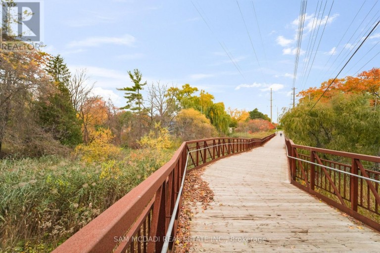 1310 RAVINE DRIVE, Mississauga (Lorne Park), Ontario, L5J3E5