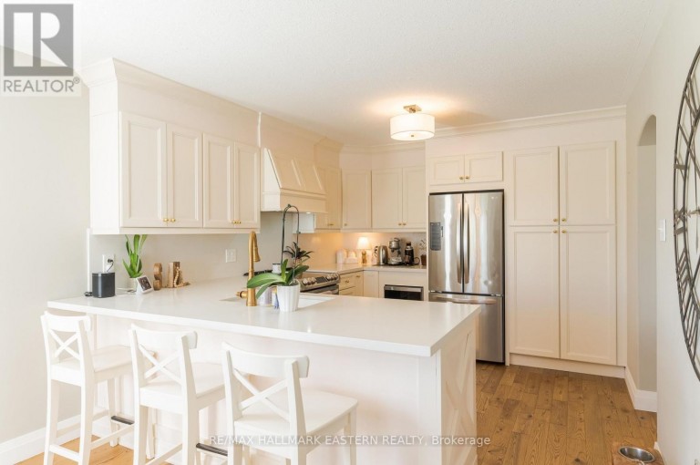 688 TRAILVIEW DRIVE, Peterborough (Ashburnham Ward 4), Ontario, K9J8P1
