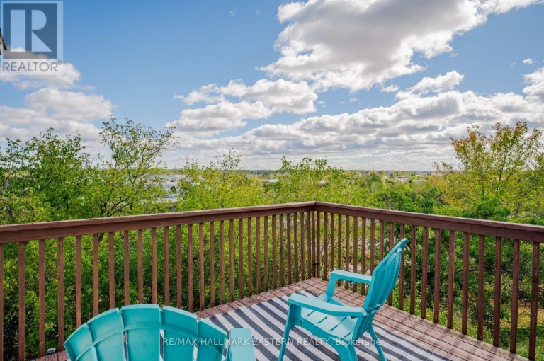 688 TRAILVIEW DRIVE, Peterborough (Ashburnham Ward 4), Ontario, K9J8P1