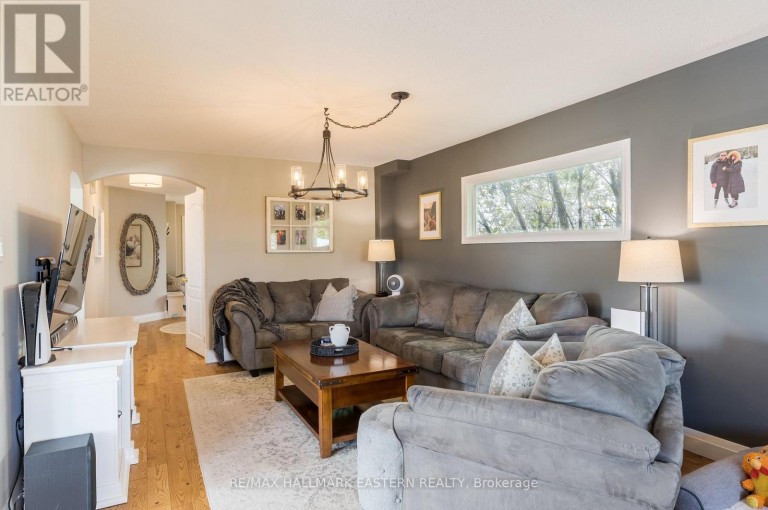 688 TRAILVIEW DRIVE, Peterborough (Ashburnham Ward 4), Ontario, K9J8P1