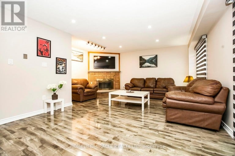 5 BUTLERMERE DRIVE, Brampton (Fletcher's West), Ontario, L6Y4S1