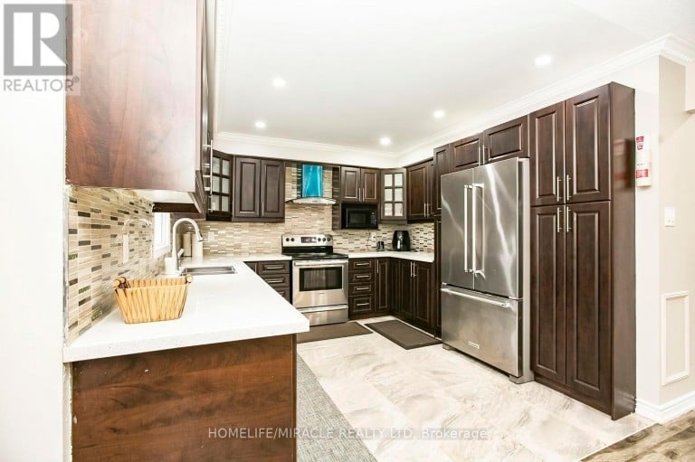 5 BUTLERMERE DRIVE, Brampton (Fletcher's West), Ontario, L6Y4S1