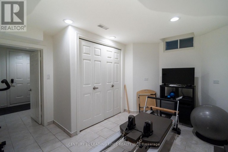 53 MCCLENNY DRIVE, Aurora (Aurora Highlands), Ontario, L4G5P5