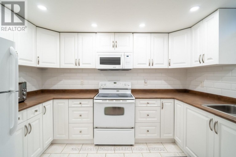 53 MCCLENNY DRIVE, Aurora (Aurora Highlands), Ontario, L4G5P5