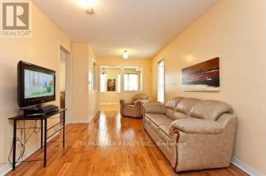 74 MOURNING DOVE CRESCENT Toronto (Malvern) Ontario photo 3