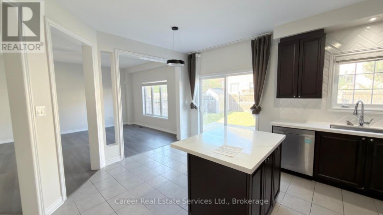 10 CAMPVIEW STREET, Whitby (Taunton North), Ontario, L1R0K5