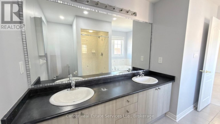 10 CAMPVIEW STREET, Whitby (Taunton North), Ontario, L1R0K5