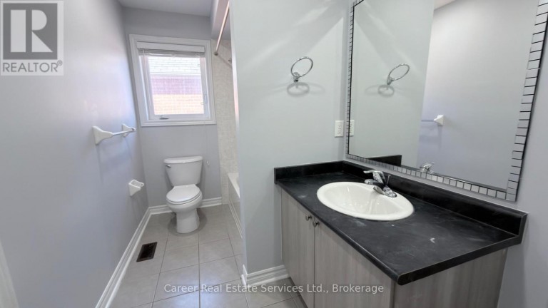 10 CAMPVIEW STREET, Whitby (Taunton North), Ontario, L1R0K5