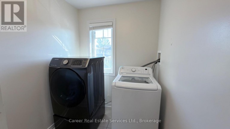 10 CAMPVIEW STREET, Whitby (Taunton North), Ontario, L1R0K5