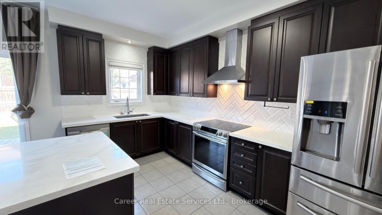 10 CAMPVIEW STREET, Whitby (Taunton North), Ontario, L1R0K5