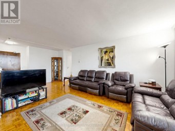 1111 - 10 PARKWAY FOREST DRIVE Toronto (Henry Farm) Ontario photo 8