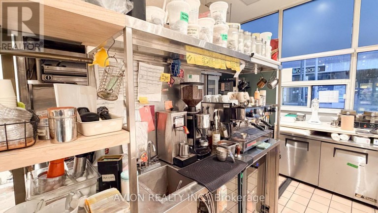 114 DUNDAS STREET W, Toronto (Bay Street Corridor), Ontario, M5G1C3