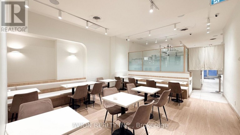 114 DUNDAS STREET W, Toronto (Bay Street Corridor), Ontario, M5G1C3