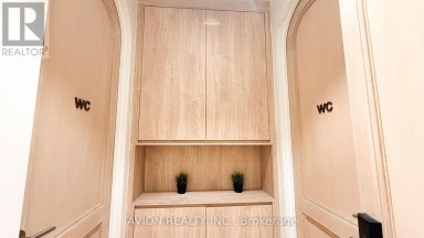 114 DUNDAS STREET W Toronto (Bay Street Corridor) Ontario photo 4