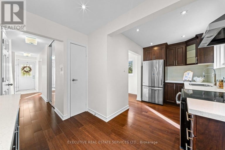100 CENTRE STREET N, Brampton (Brampton North), Ontario, L6V2Z3