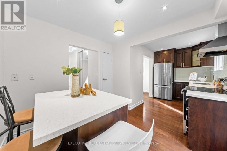 100 CENTRE STREET N, Brampton (Brampton North), Ontario, L6V2Z3
