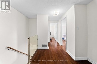 100 CENTRE STREET N Brampton (Brampton North) Ontario photo 21