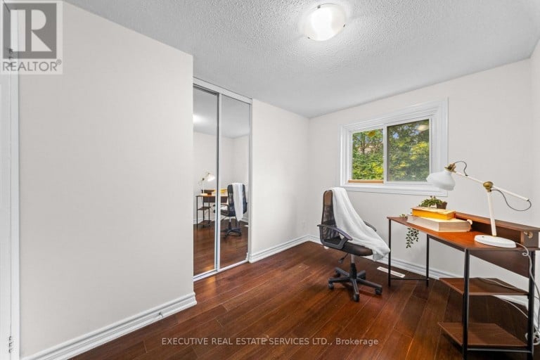 100 CENTRE STREET N, Brampton (Brampton North), Ontario, L6V2Z3