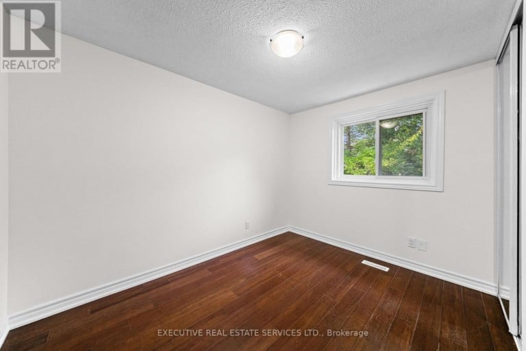 100 CENTRE STREET N, Brampton (Brampton North), Ontario, L6V2Z3