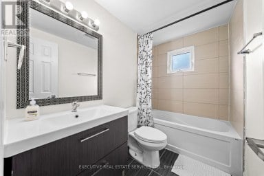 100 CENTRE STREET N Brampton (Brampton North) Ontario photo 31