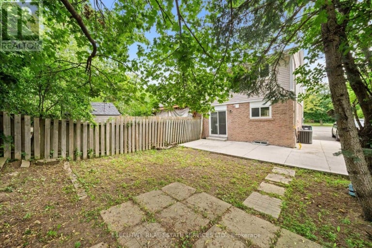 100 CENTRE STREET N, Brampton (Brampton North), Ontario, L6V2Z3